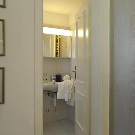 Guesthouse Chalchboda Aparthotel Arosa